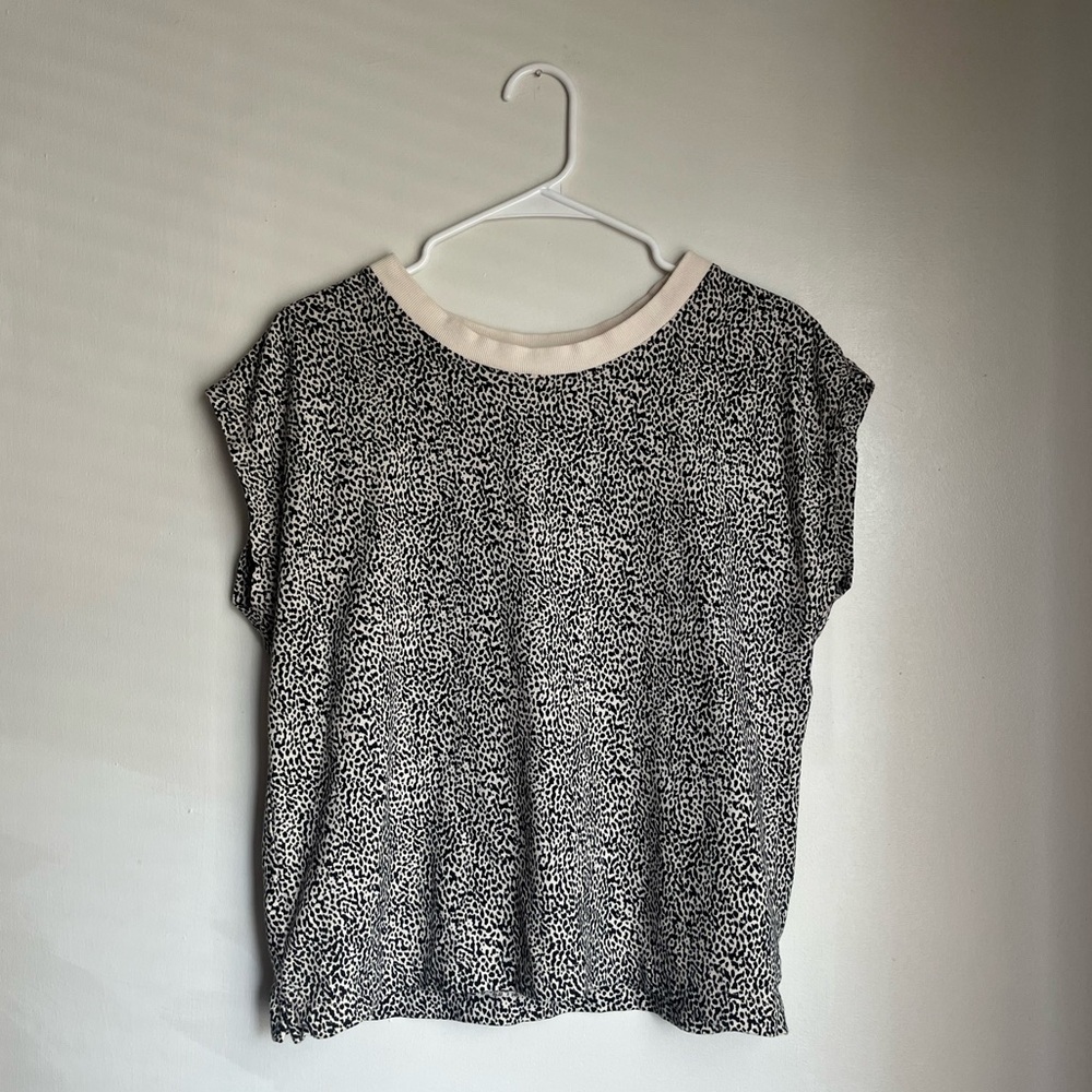 LOFT Black and White Women’s Short Sleeve Top